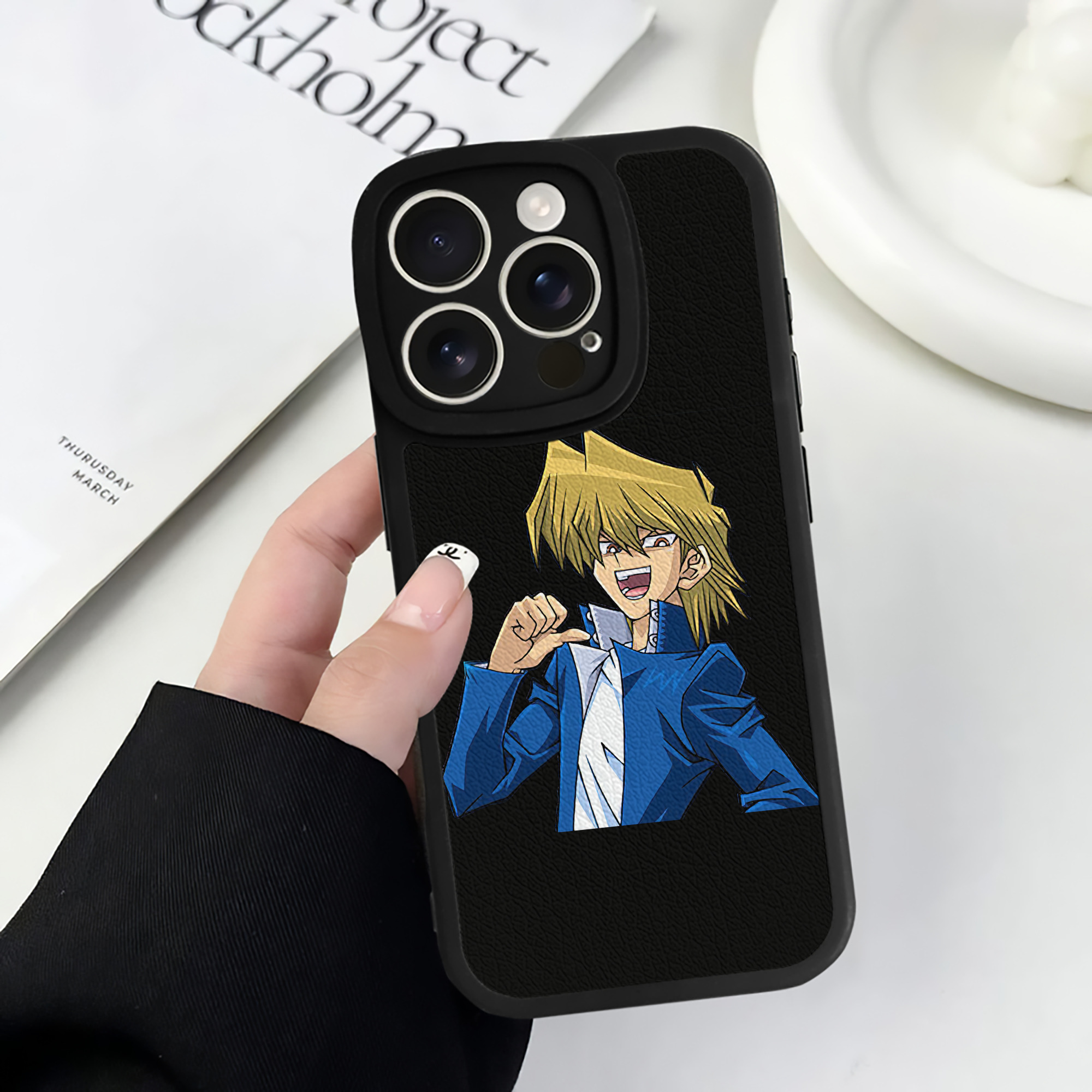 遊☆戯☆王 Yu-Gi-Oh! 【iPhone 16シリーズ対応】シリコンスマホケース（レザー調） 材質：シリコン